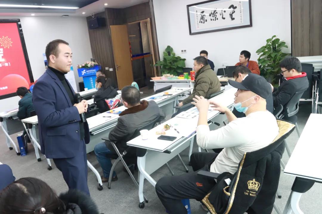 相助共赢 共享未来｜9001cc金沙以诚为本岁末光伏运动惊喜连连，，，精彩纷呈！
