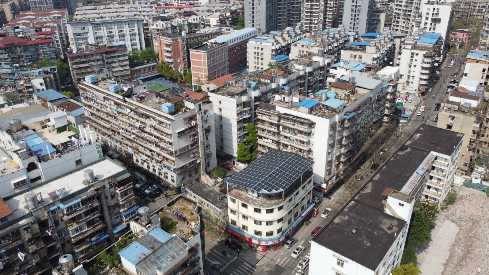 以光伏新居为样板 探索都会旧改新出路